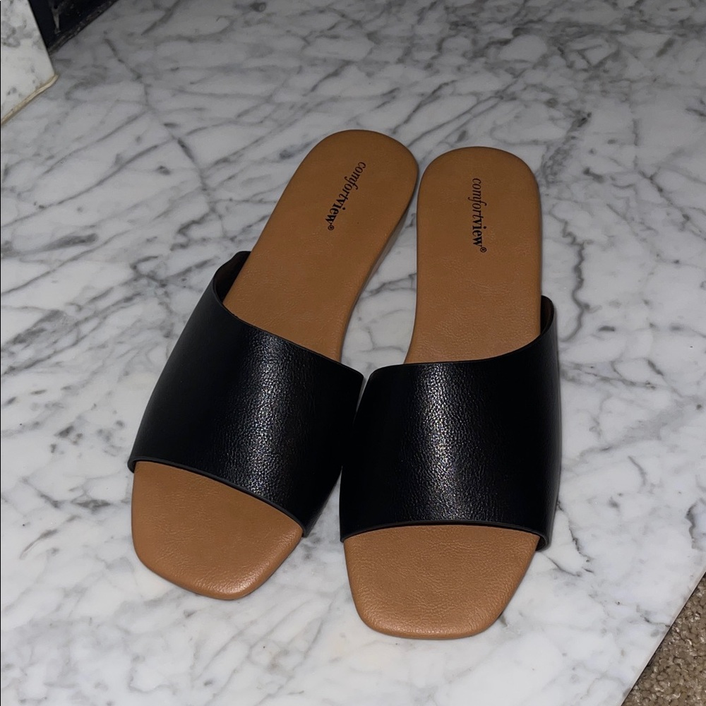 Comfortview Black and Tan Mules